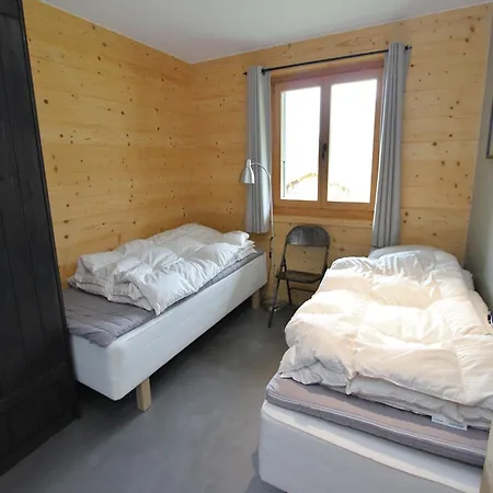 Chalé In La Tzoumaz Near Slopes *