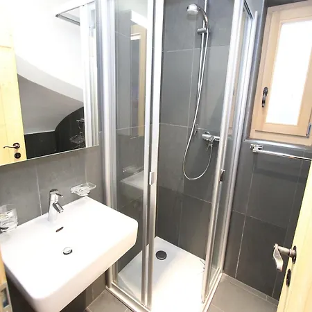 In La Tzoumaz Near Slopes Horská chata Riddes