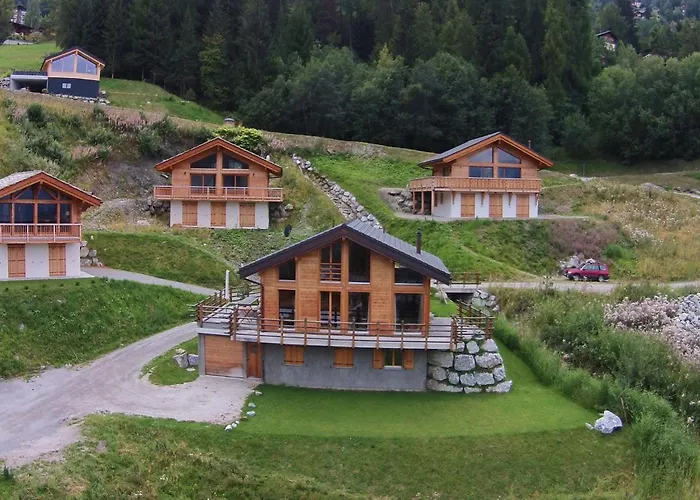 In La Tzoumaz Near Slopes 木屋 Riddes