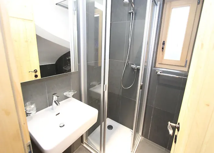 In La Tzoumaz Near Slopes 木屋 Riddes